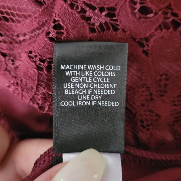 NWT Torrid Size 1 Long Sleeve Lace Cold Shoulder Top - Picture 10 of 11